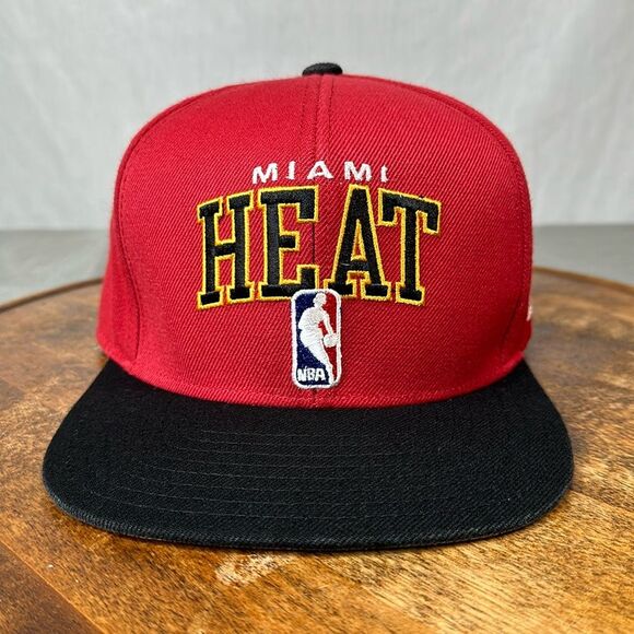Adidas NBA Hat Miami Heat Snapback Baseball Cap Red Black Wool Blend Embroidered - Picture 1 of 13